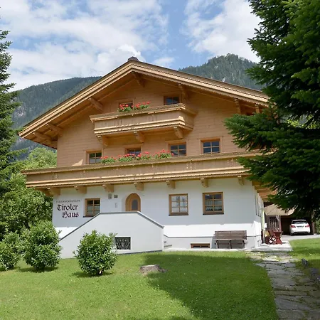 Tiroler Haus Apartment Mayrhofen